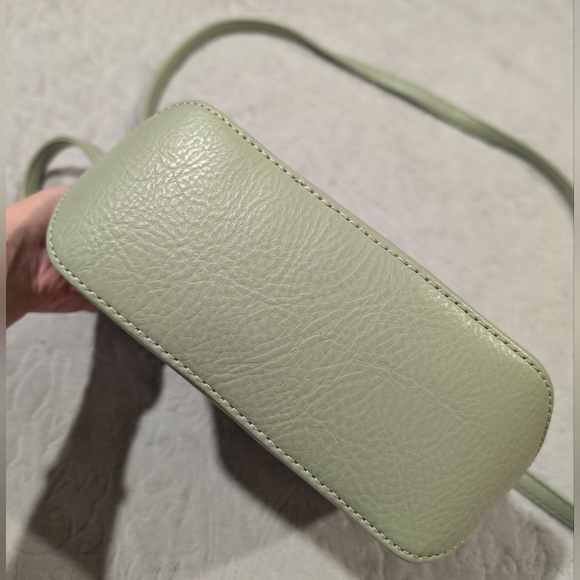 EUC - Matt & Nat - SAM Vegan Crossbody Bag - Dwell or Purity - Picture 10 of 14